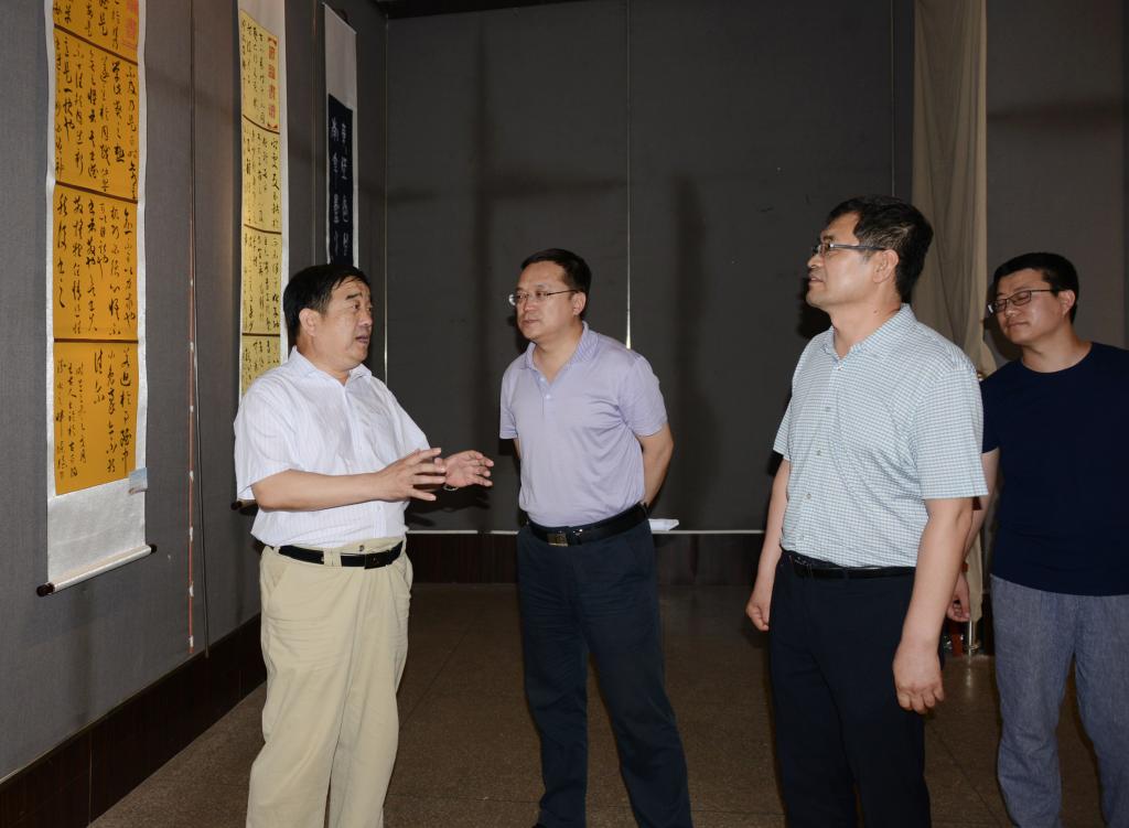 2、卫建国校长指导星空体育(中国)官方网站工作